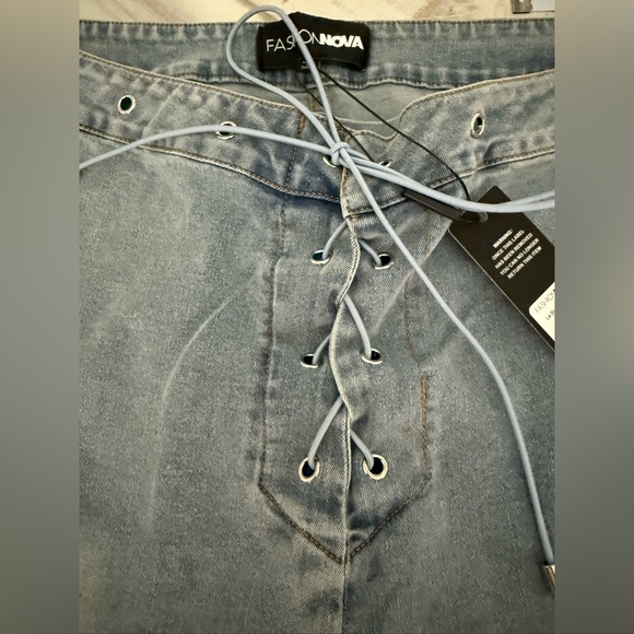 NWT Fashion Nova Women's Blue Lace-Up Flare Jeans sz 15 Boho - Picture 9 of 16